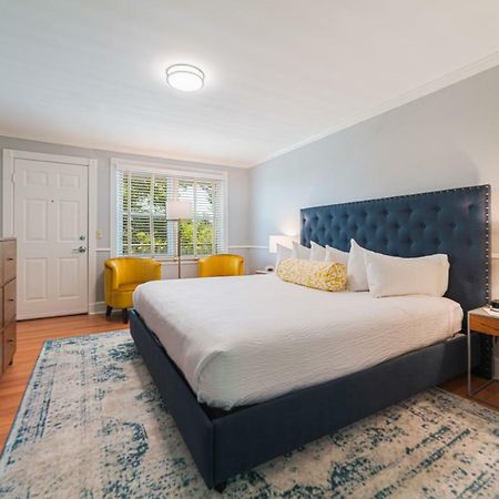 Seven Hills Inn Ленокс Экстерьер фото
