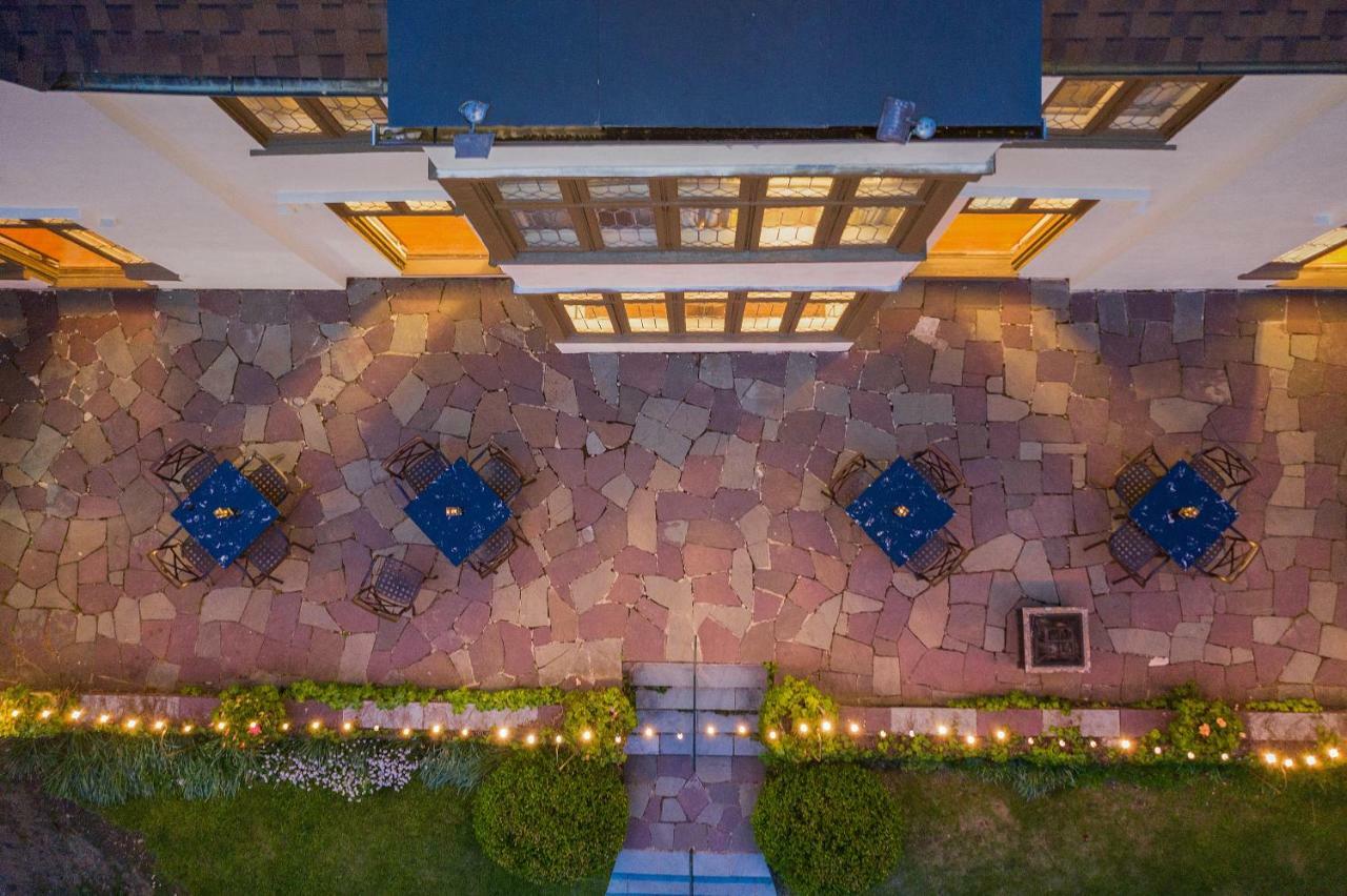 Seven Hills Inn Ленокс Экстерьер фото